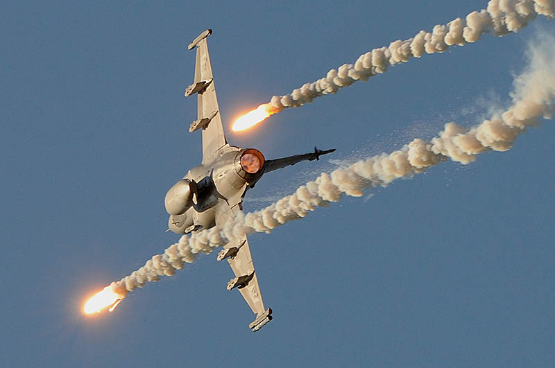 pic 31b.jpg - flares were released 